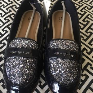 New Gap Kids Navy And silver sparkle loafers!